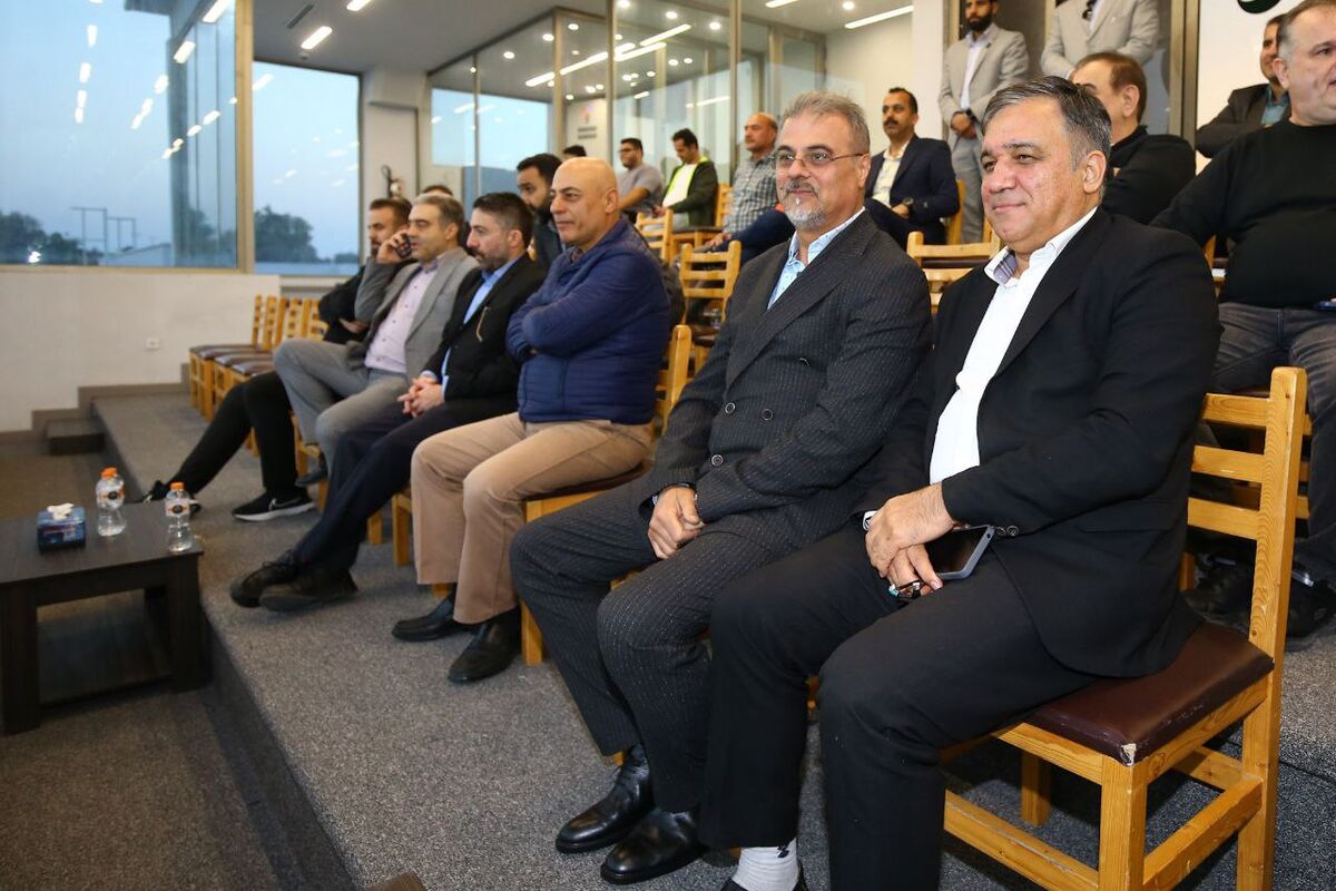 هیأت مدیره استقلال جای تسویه حساب نیست/ بی‌احتیاطی مدیران کار دست باشگاه می‌دهد/ چرا خودتان چوب لای چرخ جباری می‌گذارید؟
