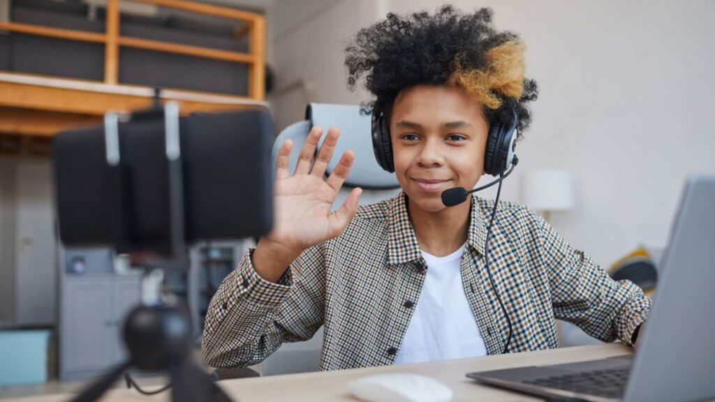 لایو یوتوب برای نوجوانان